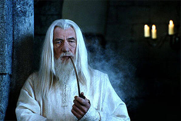 Gandalf qui fume la pipe